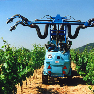 Устройства для разбрасывания и распыления